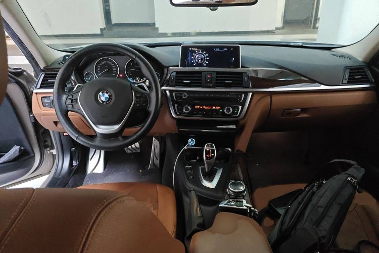 Used BMW 3 Series 2014 320Li Luxury Design Package
