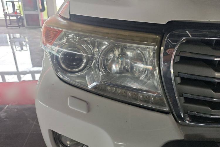 Used Toyota Land Cruiser 2012 4.0L Automatic VX Right Front Headlight