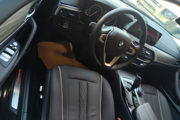 Used BMW 5 Series 2019 Facelifted 530Li Leading Edition Luxury Package