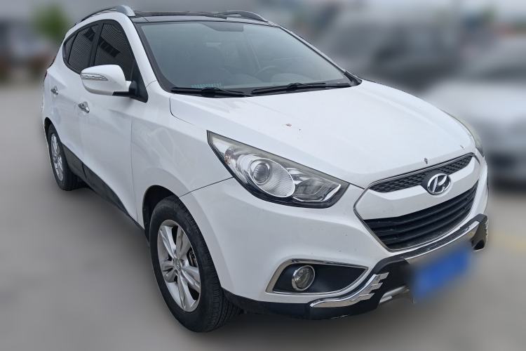 Used Hyundai ix35 2012 2.0L Automatic 4x4 Prestige Edition GLS Front Right 45 Deg