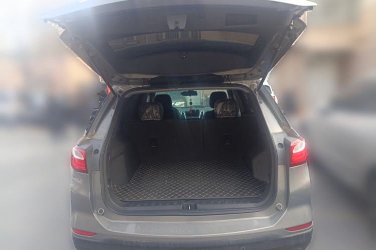 Used Chevrolet Equinox 2018 550T Automatic All-Wheel-Drive Explorer Edition Trunk