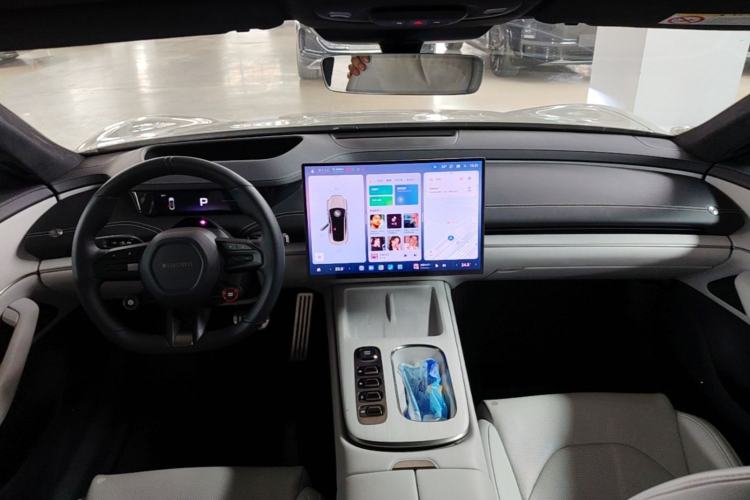 Used Xiaomi Auto SU7 2024 Four-Wheel Drive Ultra-Long Range Advanced Intelligent Driving Max Edition
