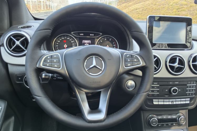 Used Mercedes-Benz B-Class 2015 B 200 Fashion Model