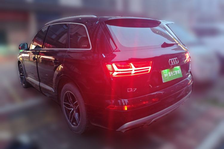 Used Audi Q7 2018 40 TFSI Comfort Model