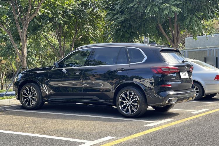 Used BMW X5 2022 Restyled xDrive 30Li Luxury Version M Sport Package
