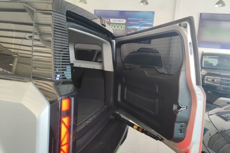 Used iCAR 03 2024 501km Four-wheel Drive Long-Range Advanced Version