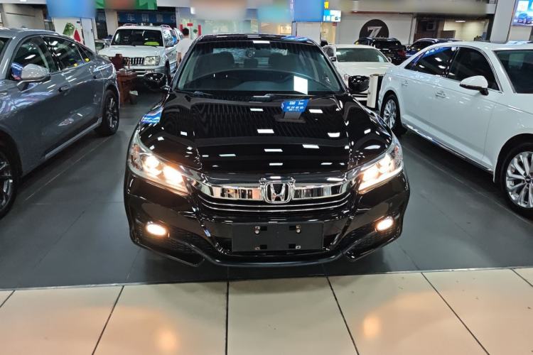 Used Honda Accord 2016 2.0L Comfort Edition Front