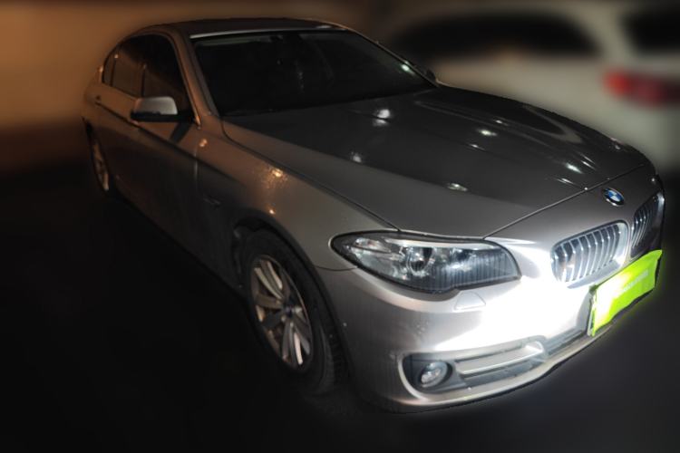 Used BMW 5 Series 2014 520Li Elegant Model Front Right 45 Deg