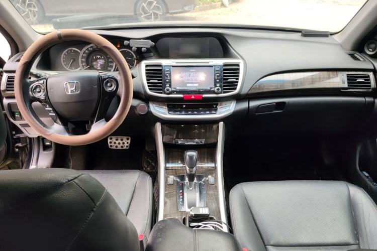 Used Honda Accord 2014 2.4L EXN Luxury Navigation Edition Center Console