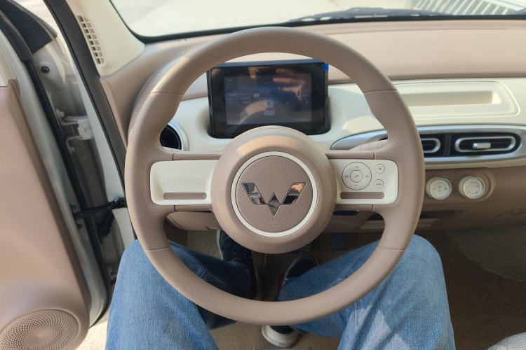 Used Wuling Hongguang MINIEV 2025 Four-Door Version Advanced Edition Steering Wheel