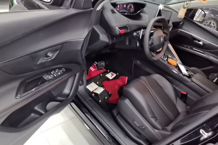 Used Peugeot 4008 2019 360THP BLACKPACK Obsidian Edition Driver Seat