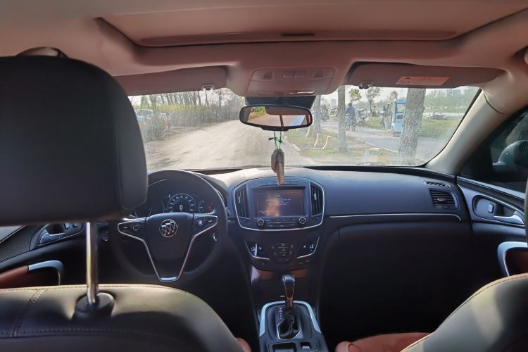 Used Buick Regal 2015 1.6T Elite Tech Model Interior 1