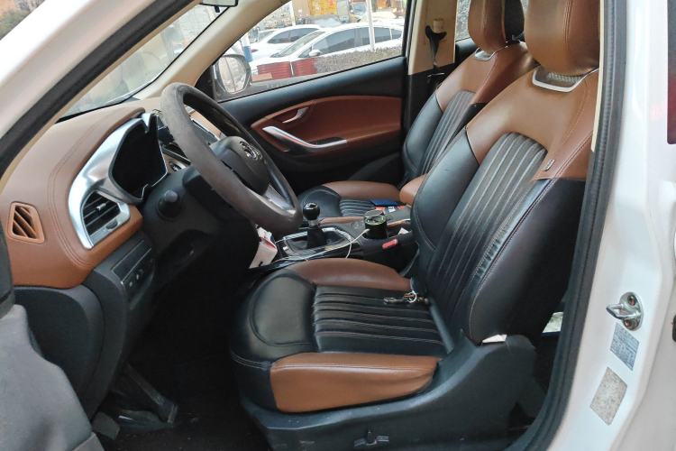 Used Soueast DX7 2015 1.5T Manual Luxury Model
