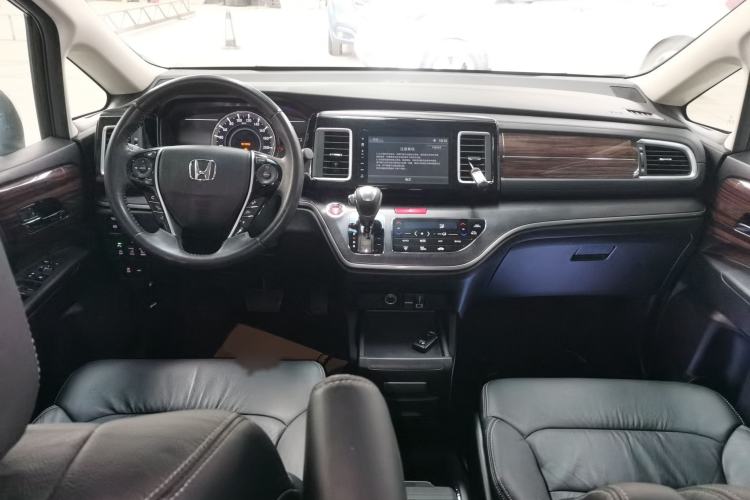 Used Honda Elysion 2016 2.4L Luxury Edition
