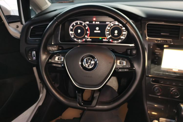 Used Volkswagen Golf 2020 Zhiai Edition 280TSI DSG Luxury Model Steering Wheel