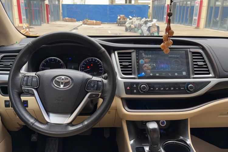 Used Toyota Highlander 2018 2.0T Two-Wheel Drive Elite Version 5 Seats China VI Standard
