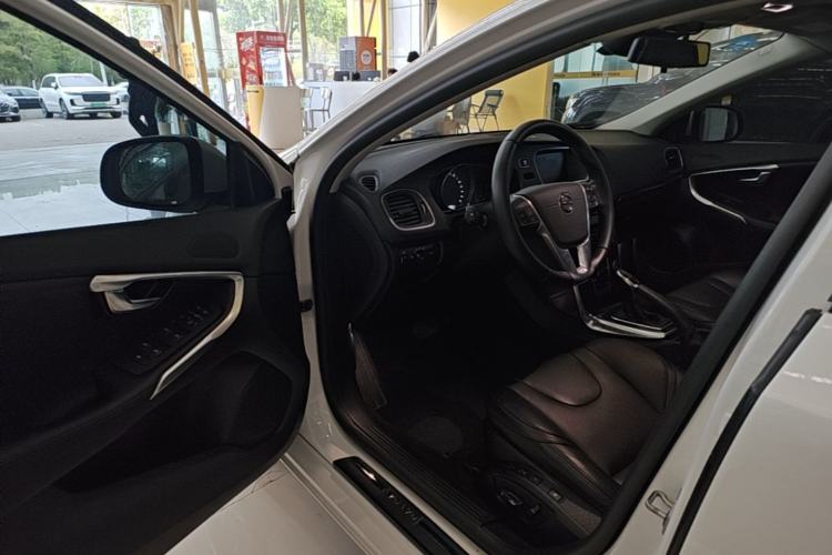 Used Volvo V40 2017 T3 Zhiyi Edition Driver Seat