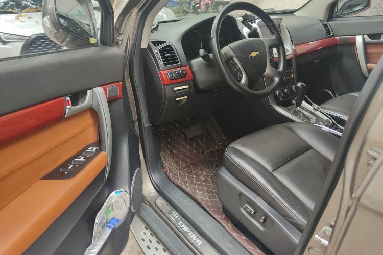 Used Chevrolet Captiva 2015 2.4L 4x4 Flagship Edition 7-Seater Driver Seat
