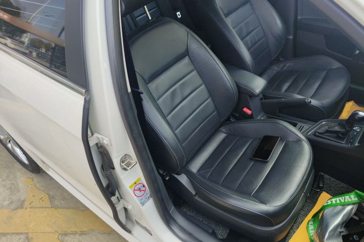 Used Volkswagen Lavida 2017 1.6L Automatic Comfort Edition
