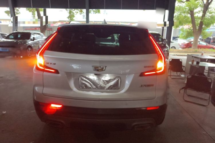 Used Cadillac XT4 2020 28T Two-Wheel-Drive Leading Version
