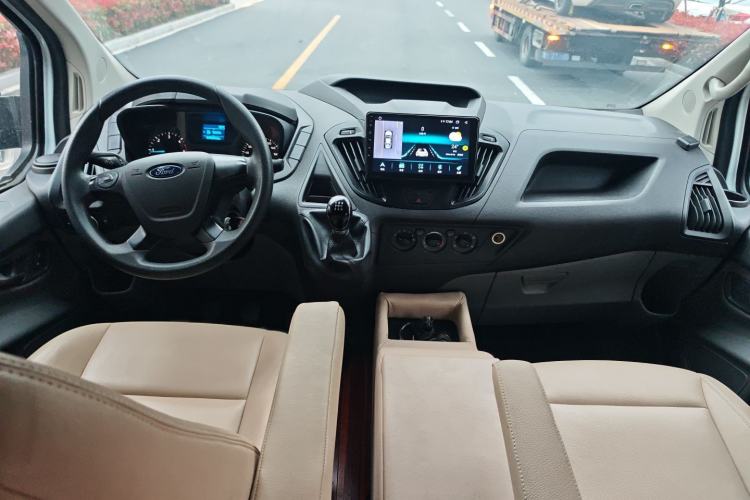 Used Ford Transit 2019 2.0T Diesel Multi-Purpose Commercial Vehicle Short Wheelbase Low Roof 6-Seater China VI Standard Center Console