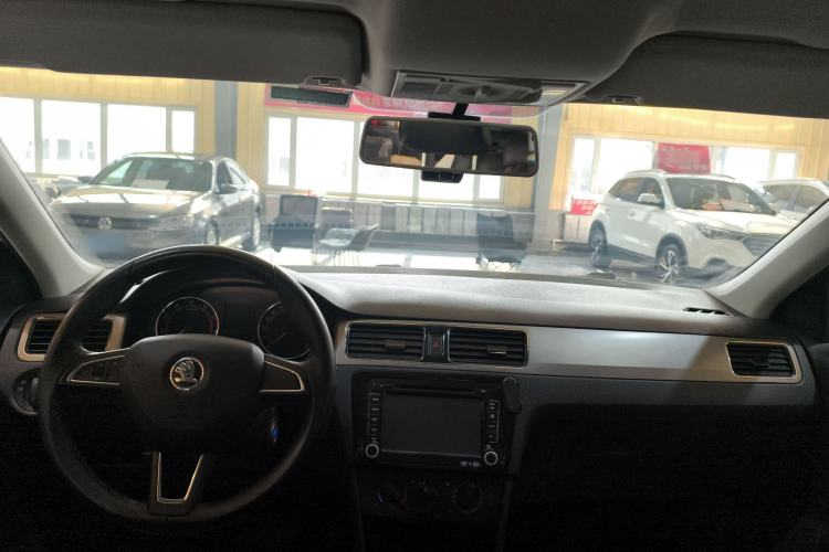 Used Skoda Rapid Spaceback 2014 1.6L Automatic Enjoyment Edition