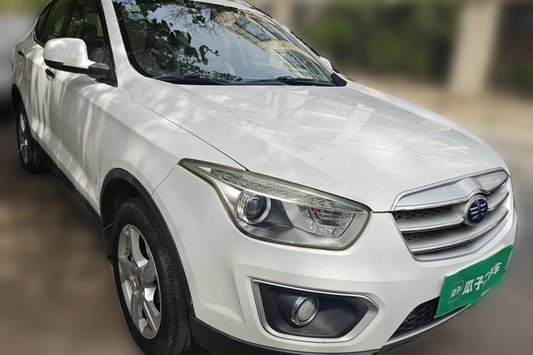 Used Bestune X80 2013 2.0L automatic comfort version Front Right 45 Deg