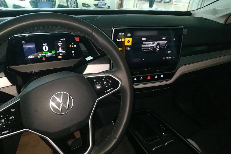 Used Volkswagen ID.6 CROZZ 2024 PURE model
