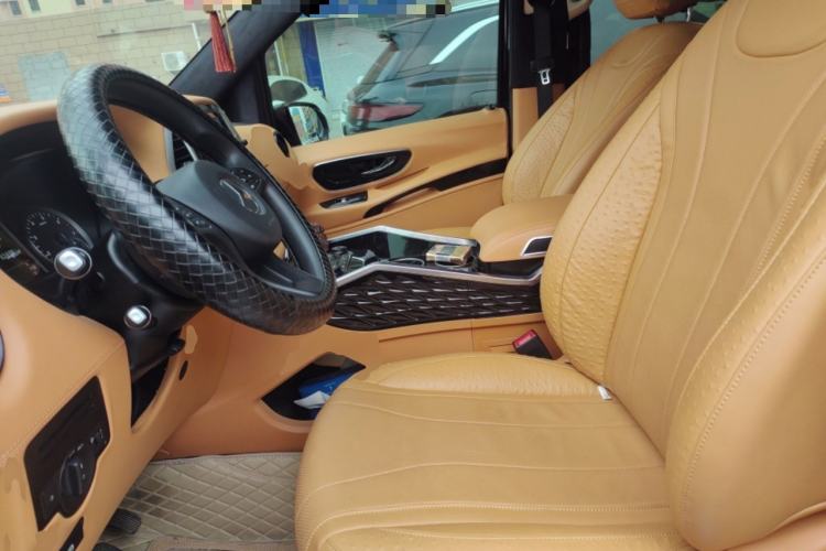 Used Mercedes-Benz Vito 2021 2.0T Elite Version 7 Seats Left Front Seat