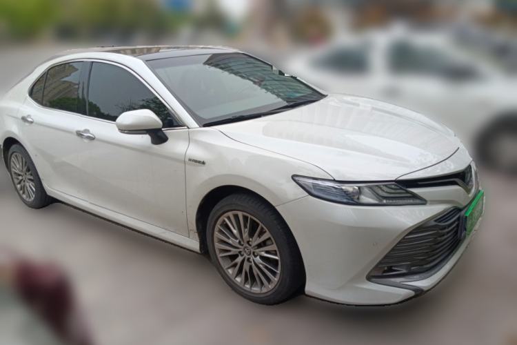 Used Toyota Camry 2018 Dual-Engine 2.5 HG Luxury Edition Front Right 45 Deg