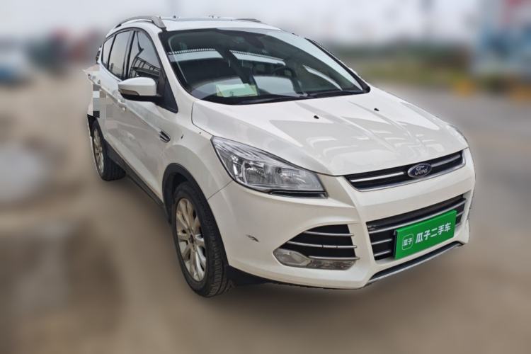 Used Ford Kuga 2013 1.6L GTDi Two-Wheel-Drive Trend Model Front Right 45 Deg