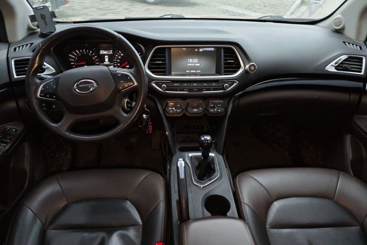 Used GAC Trumpchi GS4 2017 235T Manual Two-Wheel Drive Luxury Edition Center Console