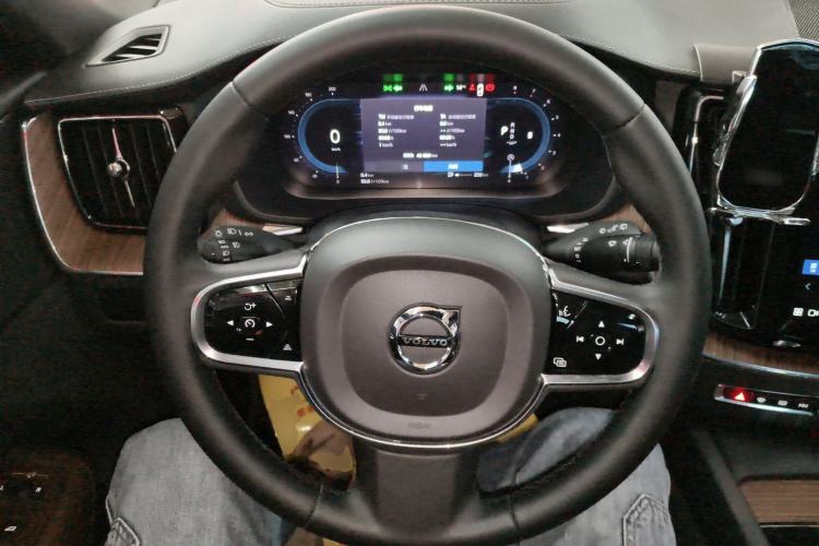 Used Volvo XC60 2024 B5 4x4 Smart Luxury Edition
