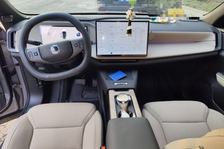 Used Volvo XC70 Plug-in Hybrid 2026 Model Four-Wheel Drive Long-Range Core
