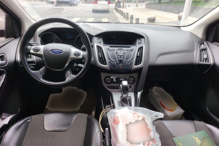 Used Ford Focus 2012 Sedan 1.6L Automatic Fashion Edition
