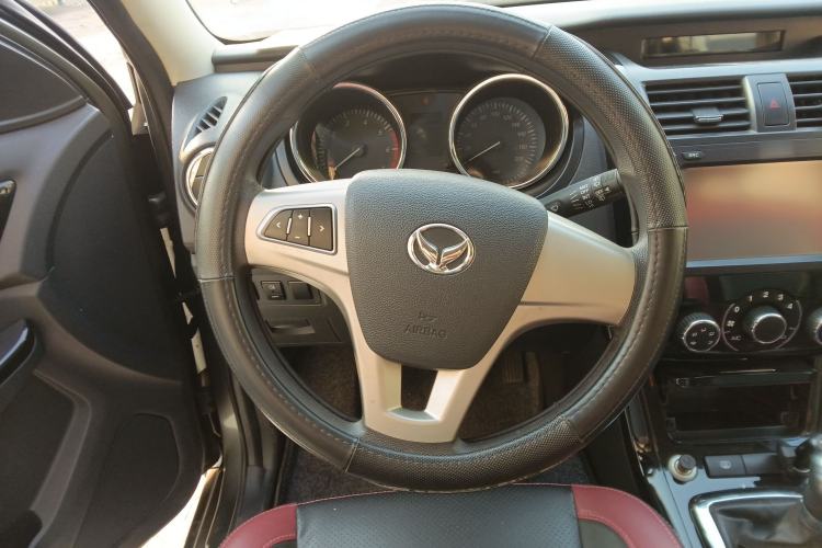 Used HYOSOW S3 2014 1.5L Comfort Version China IV Emission Standard Steering Wheel