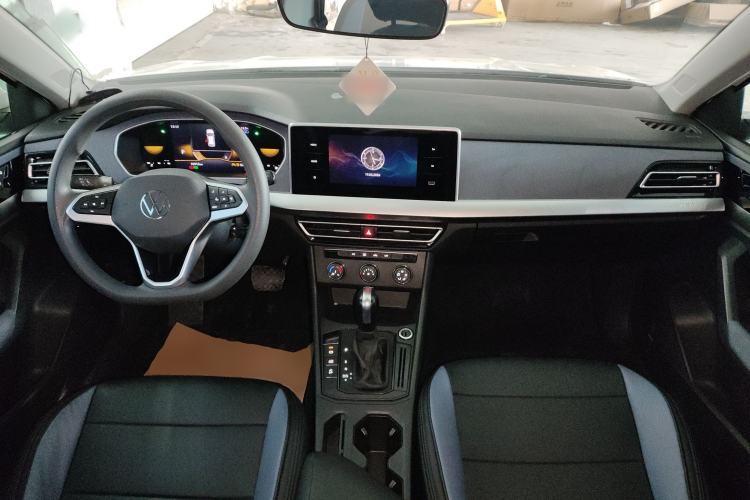 Used Volkswagen Lavida 2024 1.5L Automatic DeYi Edition Center Console