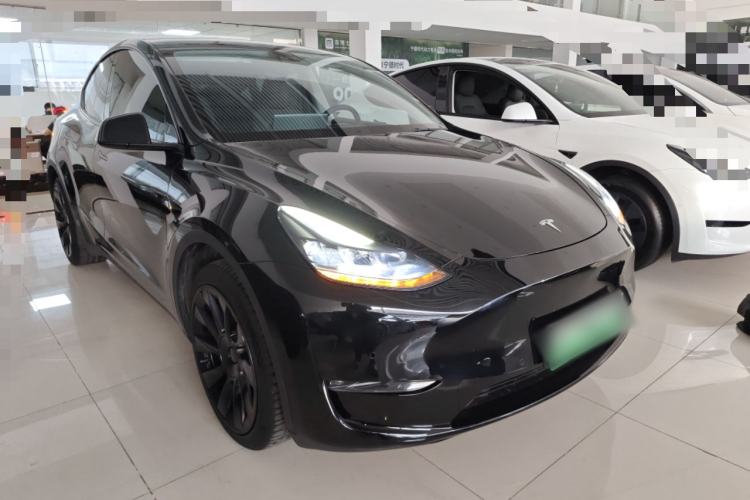 Used Tesla Model Y 2023 Long-Range All-Wheel-Drive Version
