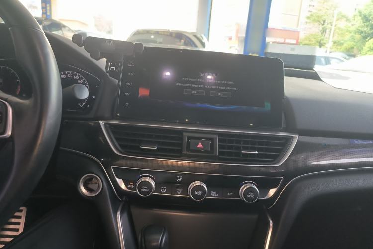 Used Honda Accord 2022 260TURBO Phantom Night · Prestige Edition Center Console