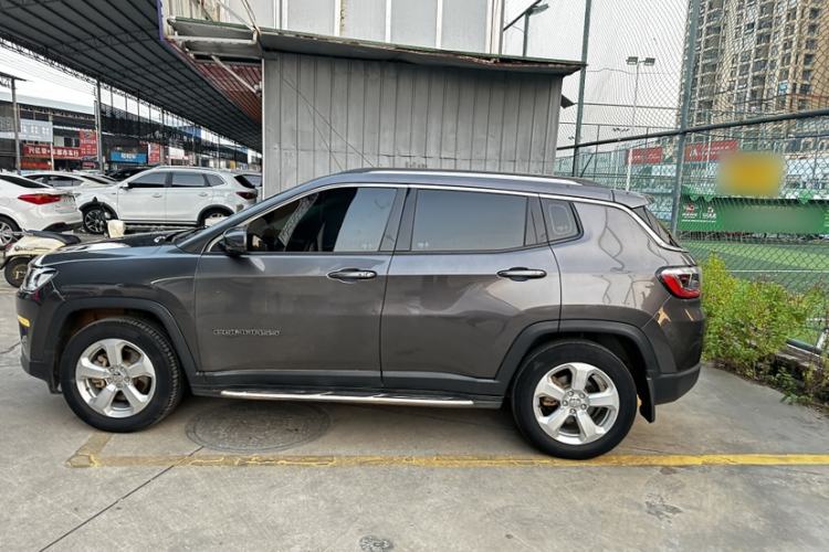 Used Jeep Compass 2017 200T Automatic Family Edition
