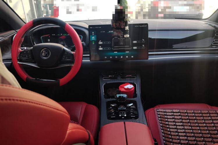 Used BYD Han 2020 EV Four-Wheel Drive High-Performance Flagship Model Center Console