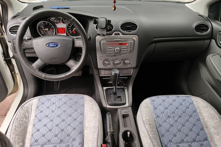 Used Ford Focus 2013 Hatchback Classic 1.8L Automatic Base Model Center Console