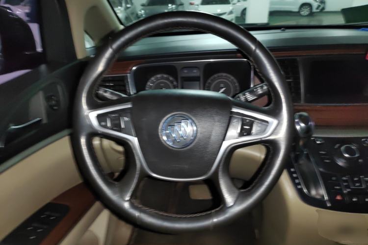 Used Buick GL8 2017 25S Prestige Version China V Standard Steering Wheel