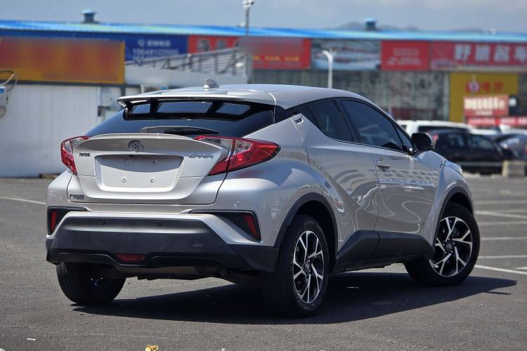 Used Toyota C-HR 2018 2.0L Leading with Sunroof China VI Standard
