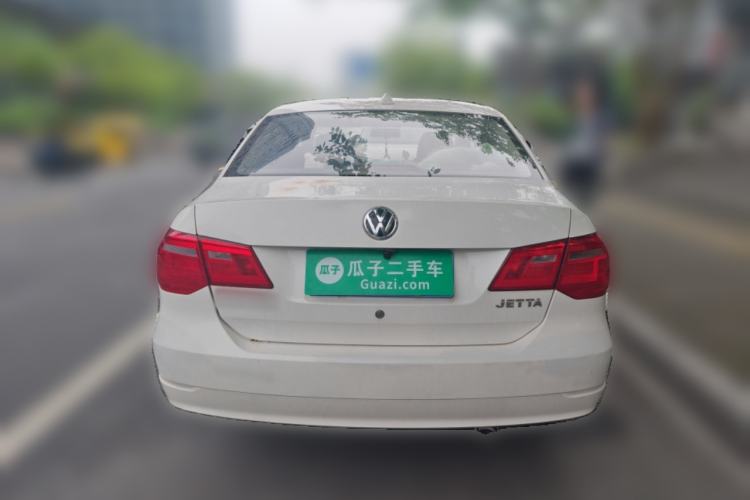 Used Volkswagen Jetta 2013 1.6L Manual Fashion Edition
