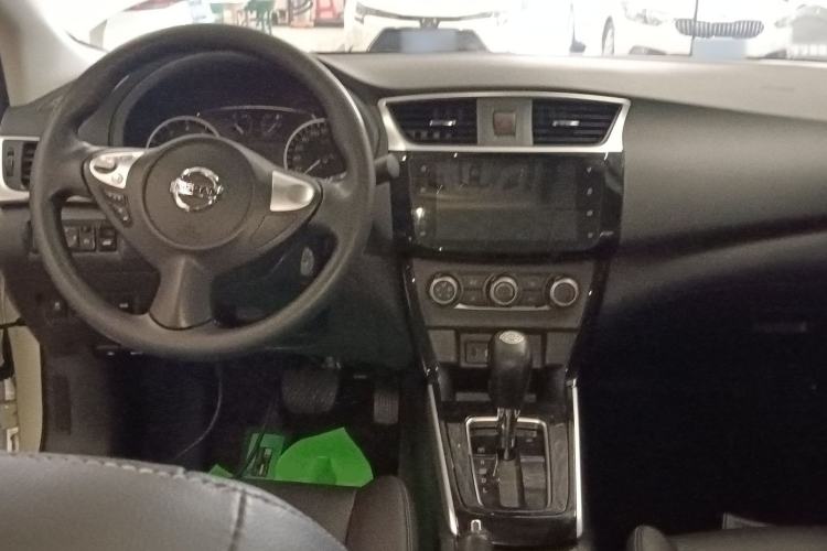 Used Nissan Sylphy 2022 Classic 1.6XL CVT Luxury Edition Center Console