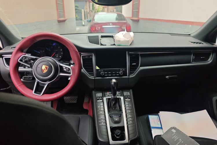 Used Porsche Macan 2016 Macan 2.0T Center Console