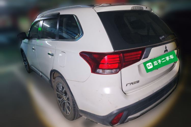 Used Mitsubishi Outlander 2016 2.4L 4x4 Luxury Edition 7-Seater