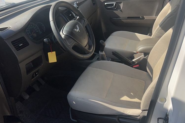 Used Wuling Rongguang V 2016 1.5L Standard Version