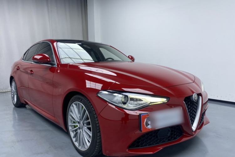Used Alfa Romeo Giulia 2017 2.0T 280HP Luxury Edition
